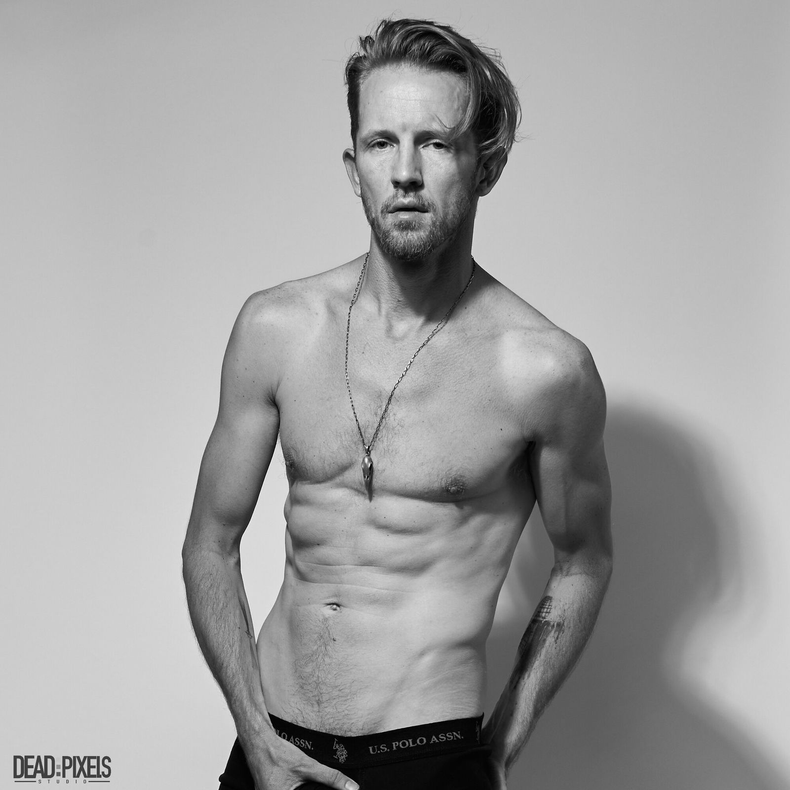 Dead Pixels Studio 🎥📸 photo