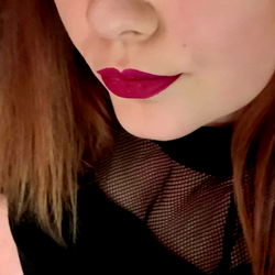 Anntidote - Onlyfans Model in Makeup and Fashionable Outfit