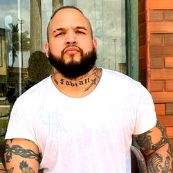 Scoty Brayan: A Tattooed Athletic Figure