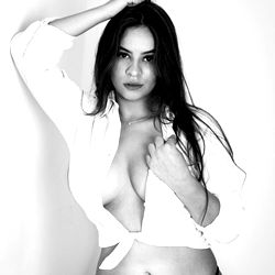 Sah, a seductive lingerie model