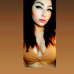 Maria Benitez - Model Portfolio Photo