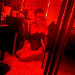 Neeka Doll's Red Light Intensity