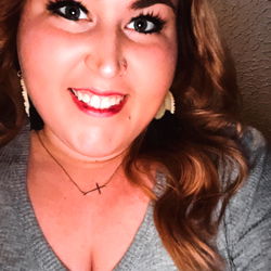 BOPOxoxo posing for a photo