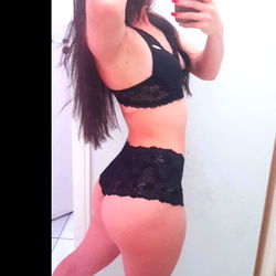 OnlyFans Model Joice Carolina Fermino Posing in Lingerie