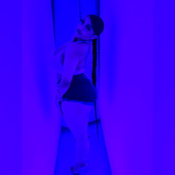 Ninii's Photo Shoot: A Purple Hue