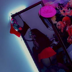 Olivia: A Model's Perspective