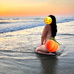 Mari Peach, OnlyFans Model in a Beautiful Sunset