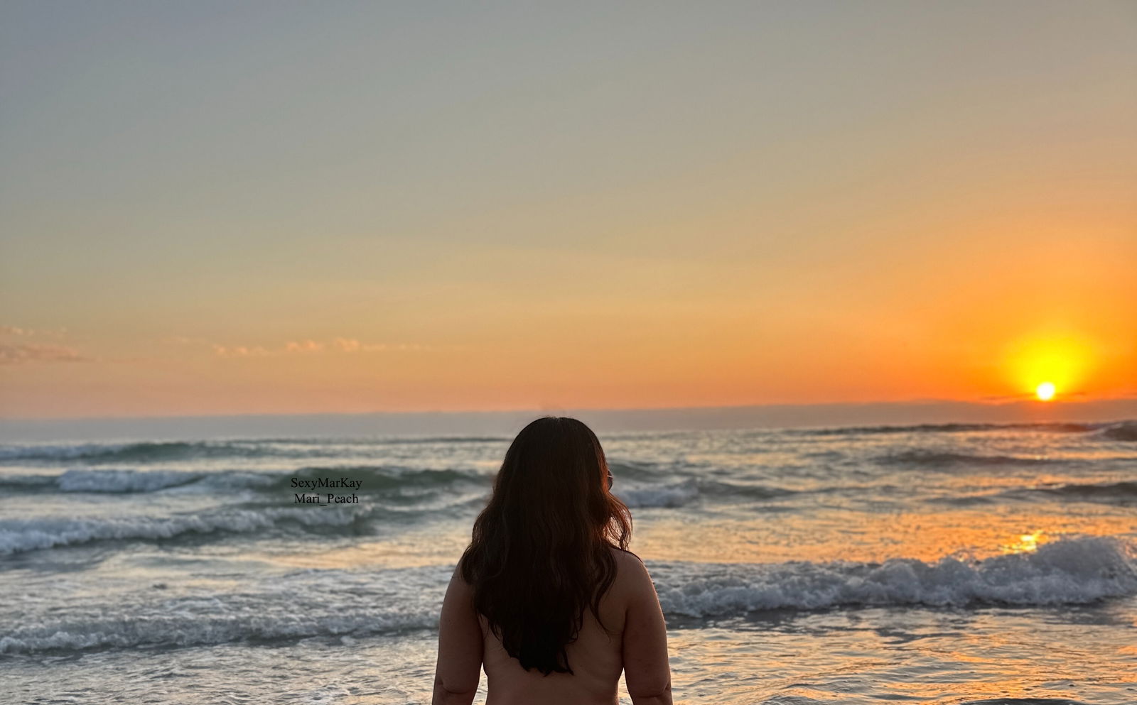 Mari Peach🖤 photo