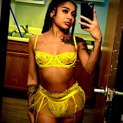 Yvonnee Dior from Galleria Sw Area