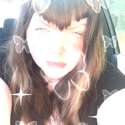 OnlyFans Model Puppe Captivates with Glamorous Portrait