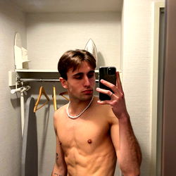 Ottawa Model Photoshoot in Hotel Room