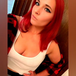 Onlyfans Model Davina on the Rocks