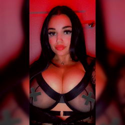 Mak Kirkz - OnlyFans Model