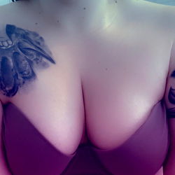 Hollywood OnlyFans Model Annna