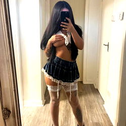 Onlyfans Model Ebony Showcasing Her Schoolgirl Look