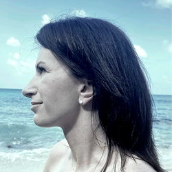 Onlyfans Model Veronica Andrews on a Beach