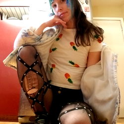 Shaye Belle - Vibrant and Youthful Model