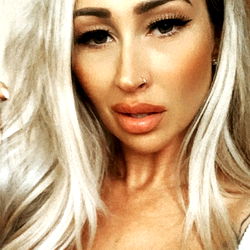 Lexxii Hustle - A Model to Watch Out For!