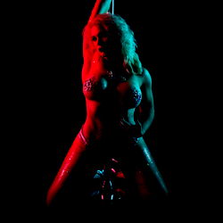 OnlyFans Model Marii: Vivid and Energetic Striptease