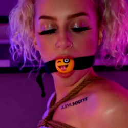 Whoishailz: A Model in the Spotlight