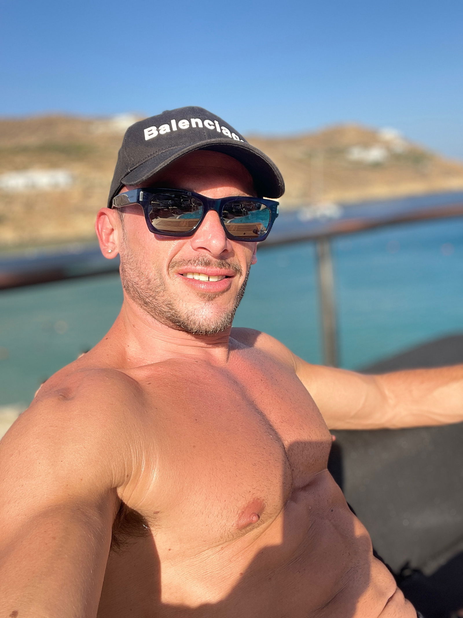 @understallion photo