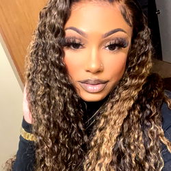 Jewels 💎 in Long, Curly Hair