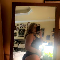 Onlyfans Model Marie: American Bombshell, 32