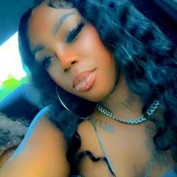 Model Lavish.Kaa Capture: A Moment of Glamour