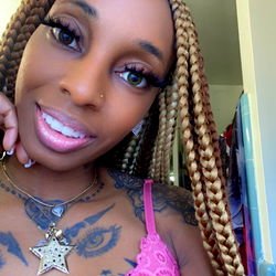 OnlyFans Model StarBangle2020