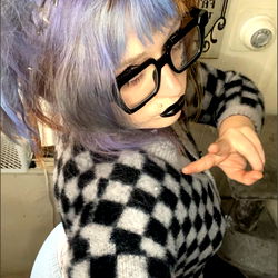 Singing sensation xxGothCityGirlxx wowing her fans in Hell!