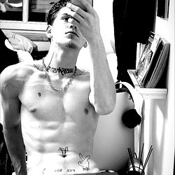 Mogly's OnlyFans Exclusive Photo