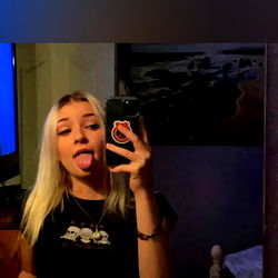 💦😍Kenziepuff 💋🥰 photo