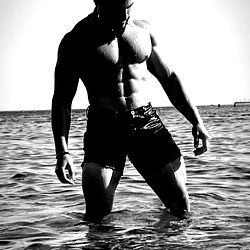 MuscleJerk, Bodybuilder in the Ocean