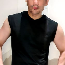 SammXofficial: The Fashion-Forward Model