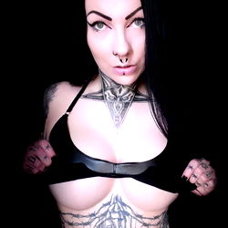 Morbiddonna Free, OnlyFans Model - Hell
