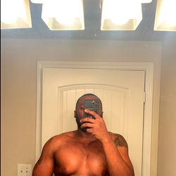 Honor Fitness Model in Dallas, Showcasing Transformation and Health