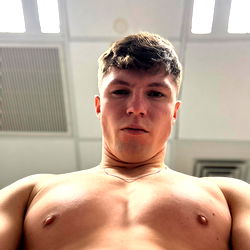 OnlyFans Model Shelvi in Gym Shoot