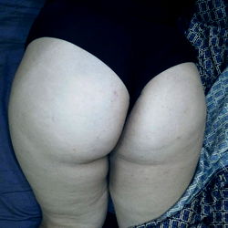 Machika Hot's Seductive Thigh High