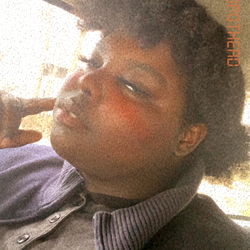 Lauren Peace, a model with a poignant pose for OnlyFans