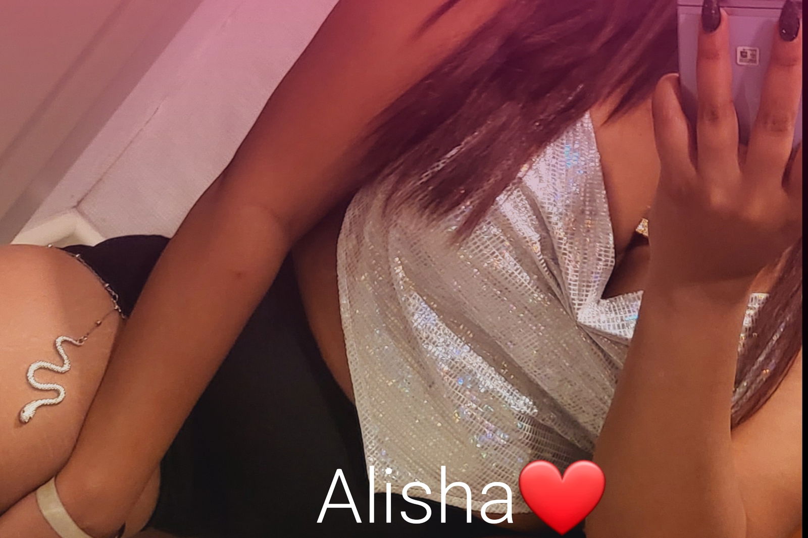 Alisha!!🇬🇧🇳🇪 photo