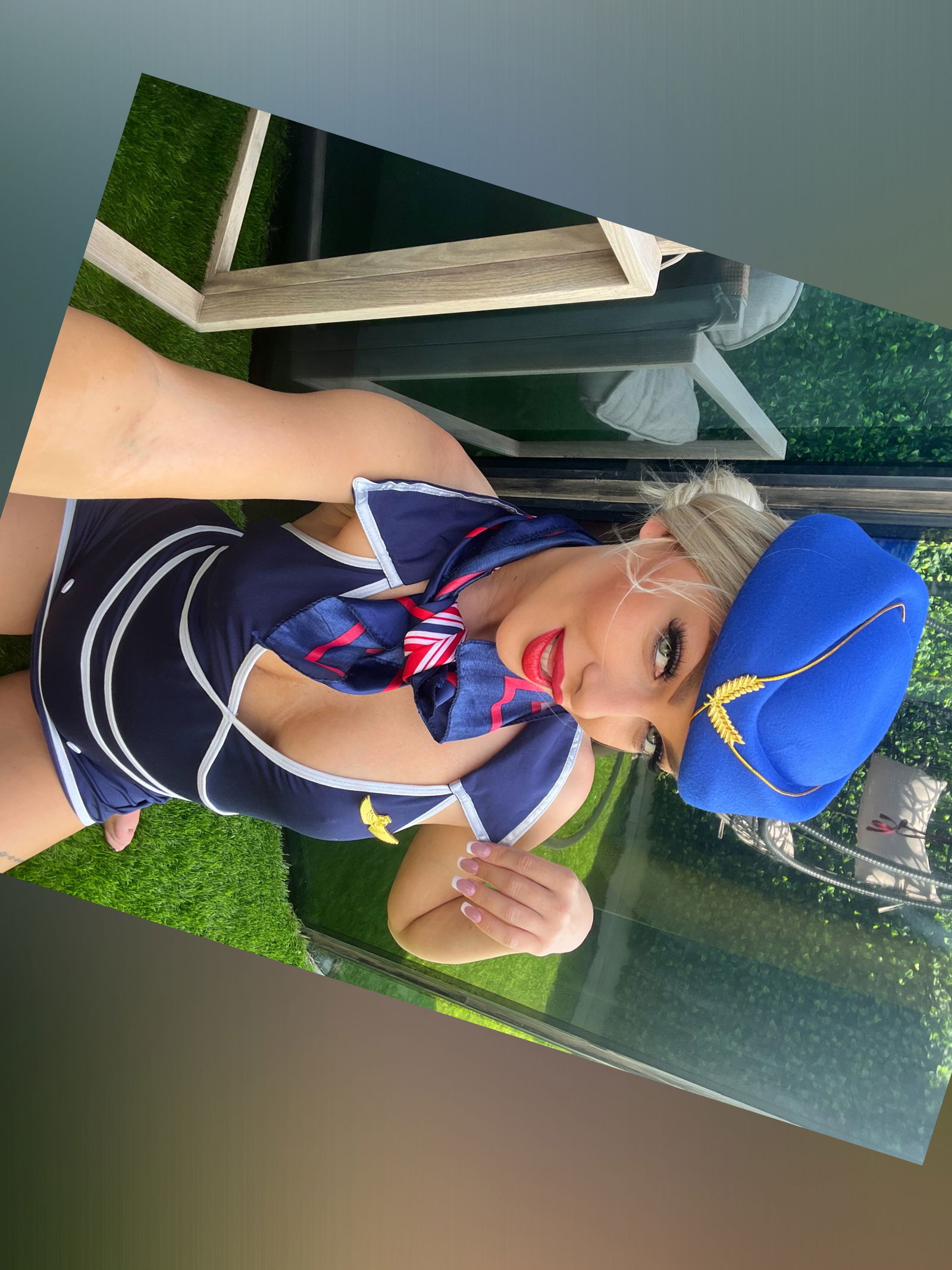 𝑺𝒂𝒓𝒂𝒉 𝑯𝒂𝒓𝒕 💖 photo