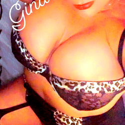 GuicyGina: OnlyFans Model in Lingerie