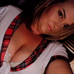 StormyMidnight: A Glamourous Lingerie Model