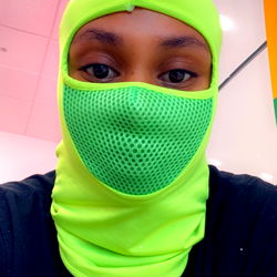 AmberLuvs' Vivid Style in a Snapshot