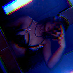 Model Nauti's Confident Selfie in Bathing Suit