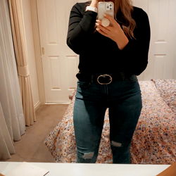 Juicy Peach's Stylish Fashion Look in Australia