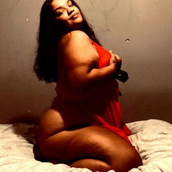 Full-Body Shot of OnlyFans Model HighItsLayla