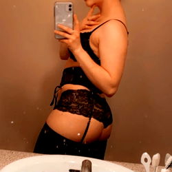 OnlyFans Model Bella V