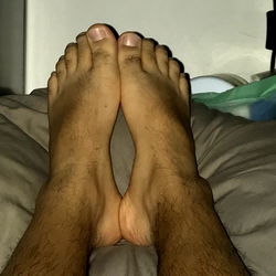 Anonyme01002's Foot in the Air