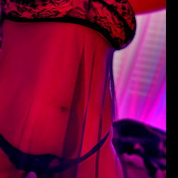 Intimate Photoshoot of AYLEEN. 🌺